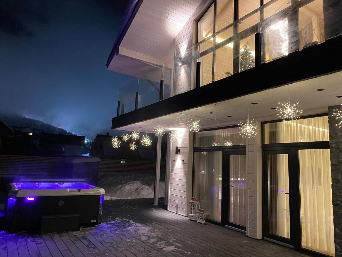 Be Be Chalet - Premium Jacuzi & Private Pool Bukovel Eksteriør bilde
