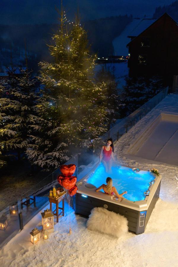 Be Be Chalet - Premium Jacuzi & Private Pool Bukovel Eksteriør bilde