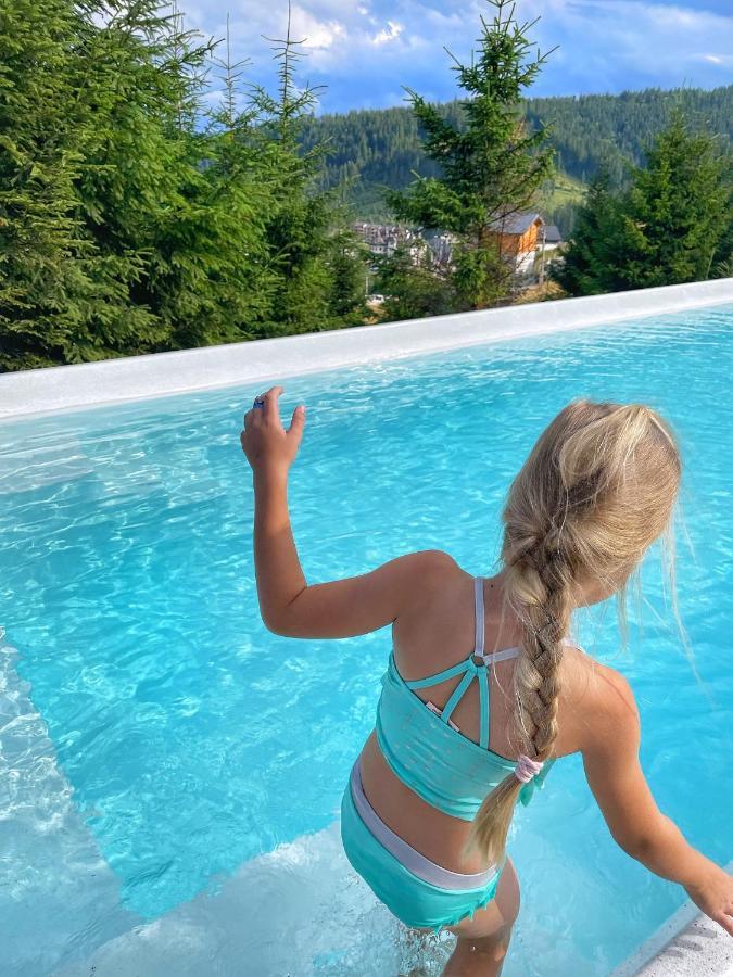 Be Be Chalet - Premium Jacuzi & Private Pool Bukovel Eksteriør bilde