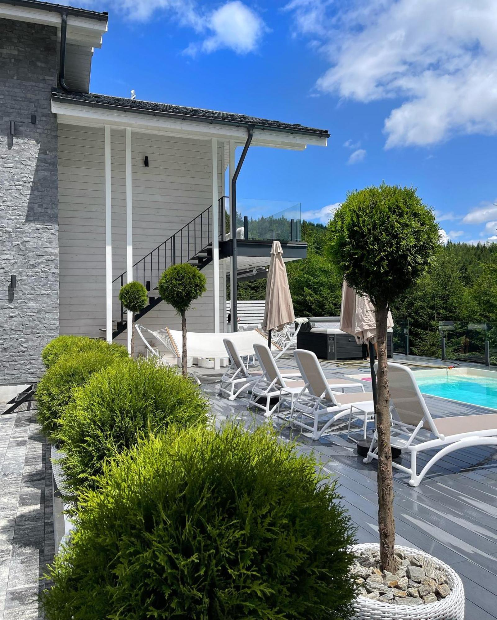 Be Be Chalet - Premium Jacuzi & Private Pool Bukovel Eksteriør bilde